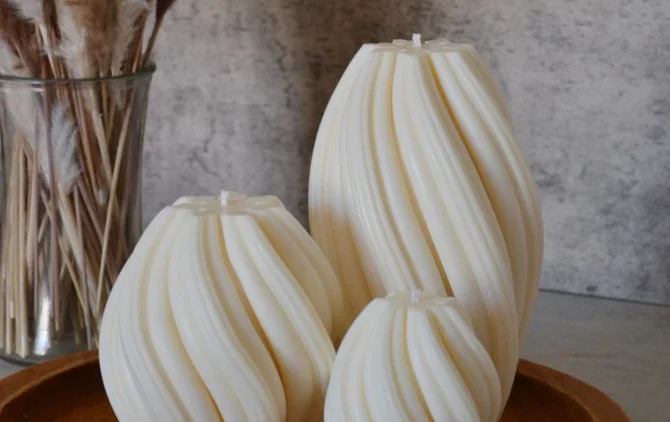Ivory Spiral Sculpted Soy Candle Ivory Spiral Sculpted Soy Candle