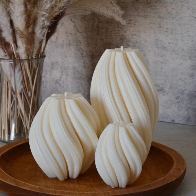 Ivory Spiral Sculpted Soy Candle